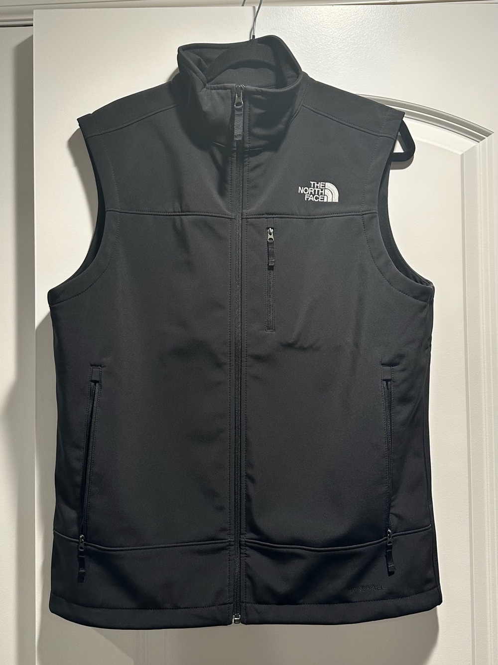 The North Face Black Men’s Softshell Vest with Zip Pockets